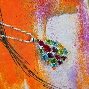 GORGEOUS PENDANT STERLING SILVER CHAIN WITH GARNET PERIDOT AND AMYTHYST STONES!!